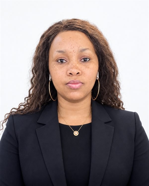 Alvine DJOMO, spécialiste de la mesure du rendement chez MINEDOS Consulting
